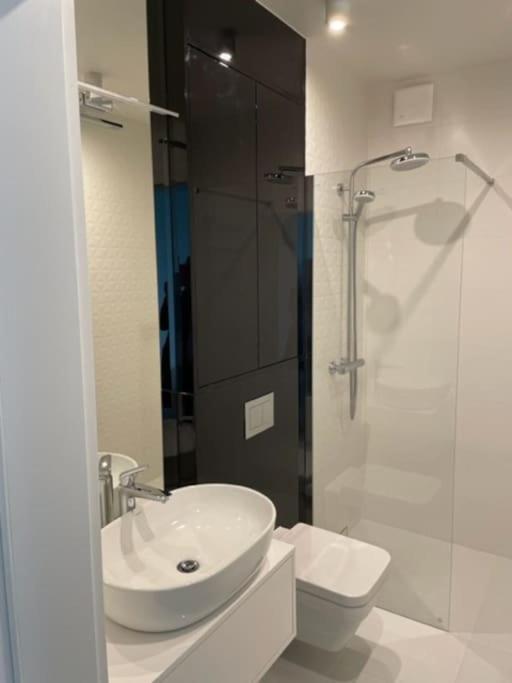 Apartament Z Widokiem Na Morze Miedzyzdroje Exteriör bild
